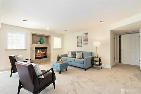 6222 37th Avenue NE Seattle WA 98115