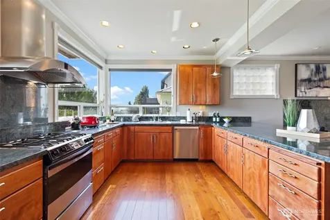 6222 37th Avenue NE Seattle WA 98115