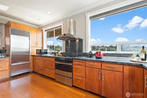 6222 37th Avenue NE Seattle WA 98115