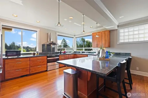 6222 37th Avenue NE Seattle WA 98115