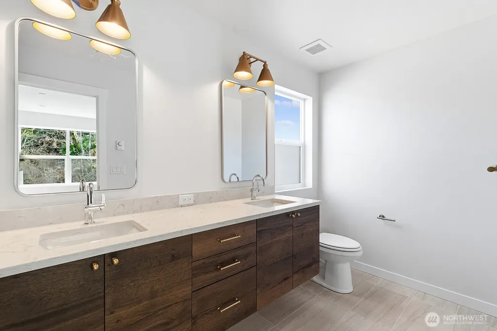 728 Newport Way NW Issaquah WA 98027