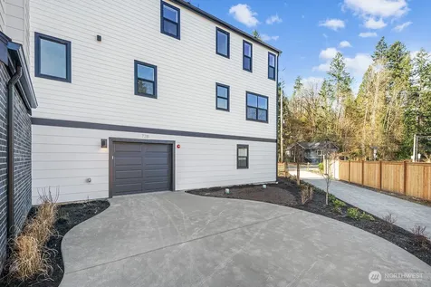 728 Newport Way NW Issaquah WA 98027