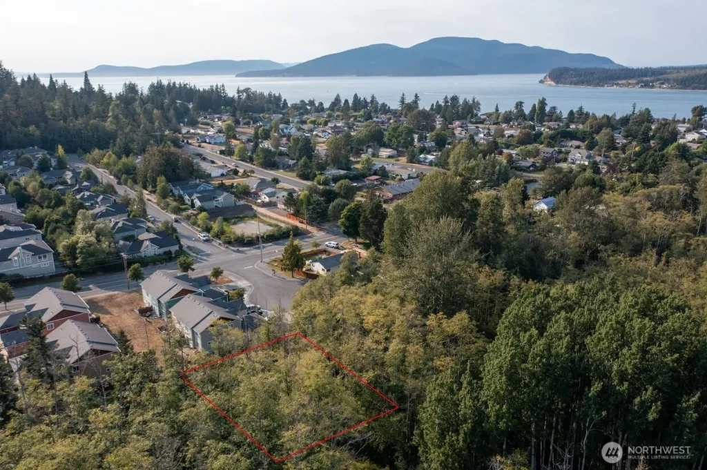 2009 18th Street Anacortes WA 98221