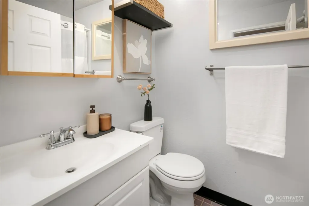 942 N 82nd Street Seattle WA 98103