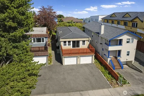942 N 82nd Street Seattle WA 98103