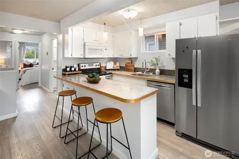 942 N 82nd Street Seattle WA 98103