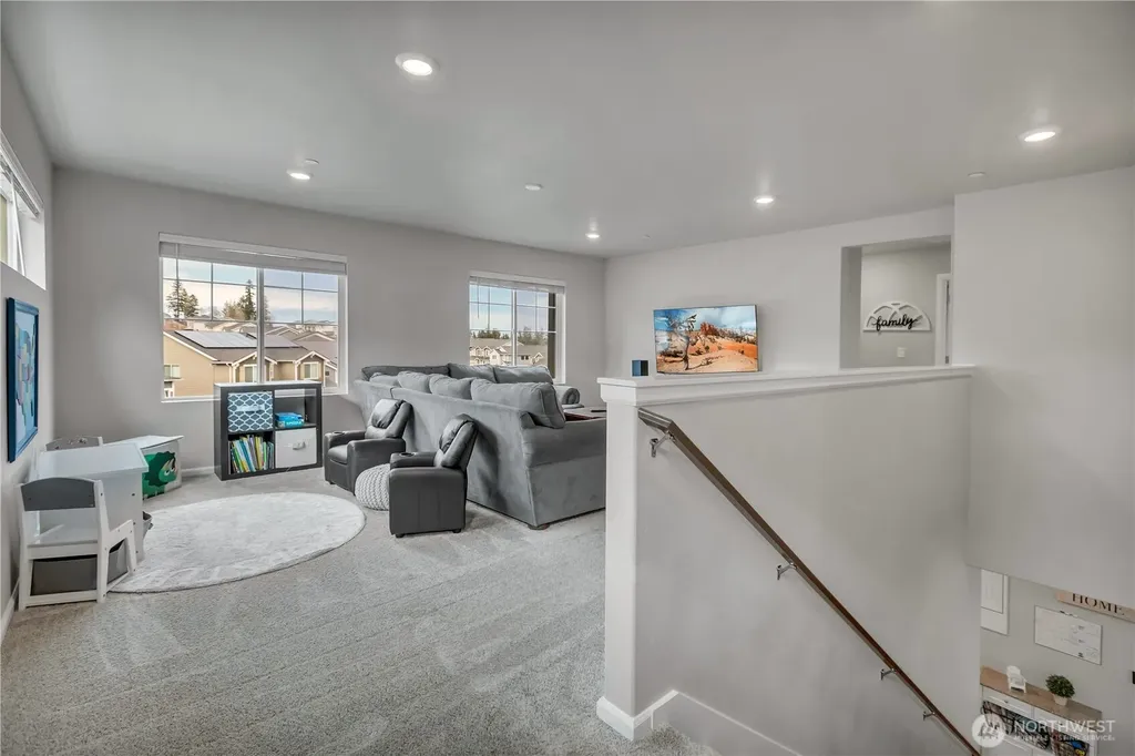 1226 Baker Heights Loop Bremerton WA 98312