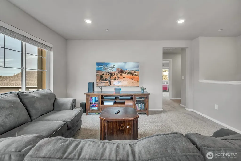 1226 Baker Heights Loop Bremerton WA 98312