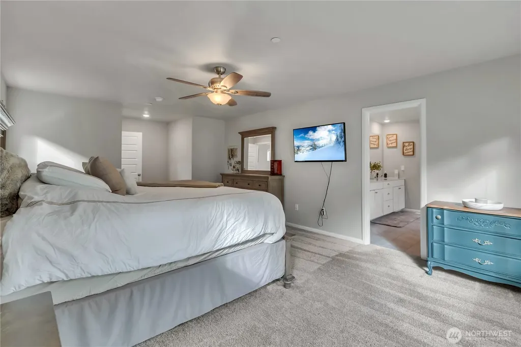 1226 Baker Heights Loop Bremerton WA 98312