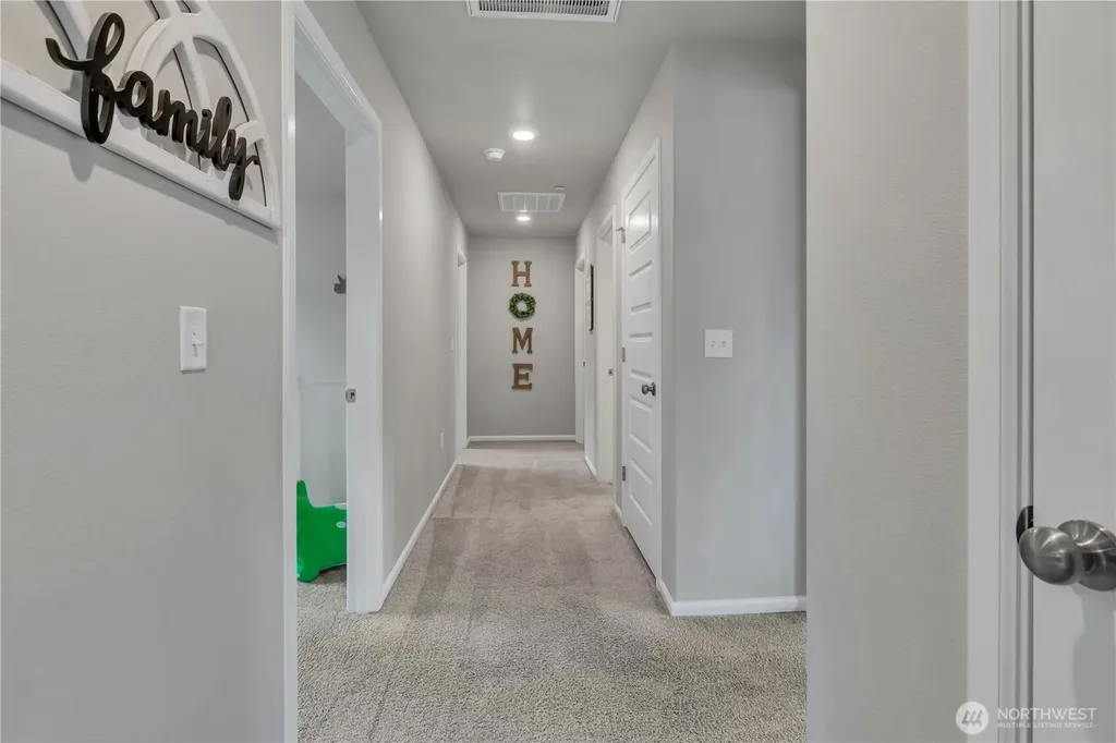 1226 Baker Heights Loop Bremerton WA 98312