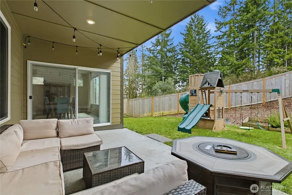 1226 Baker Heights Loop Bremerton WA 98312