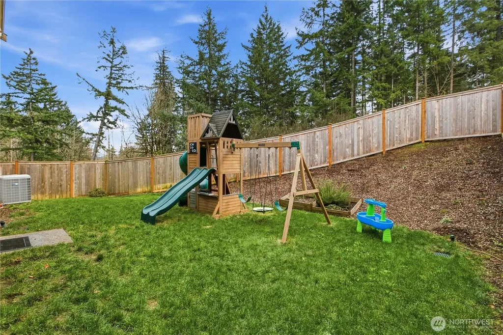 1226 Baker Heights Loop Bremerton WA 98312