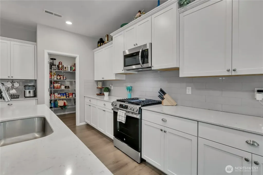 1226 Baker Heights Loop Bremerton WA 98312