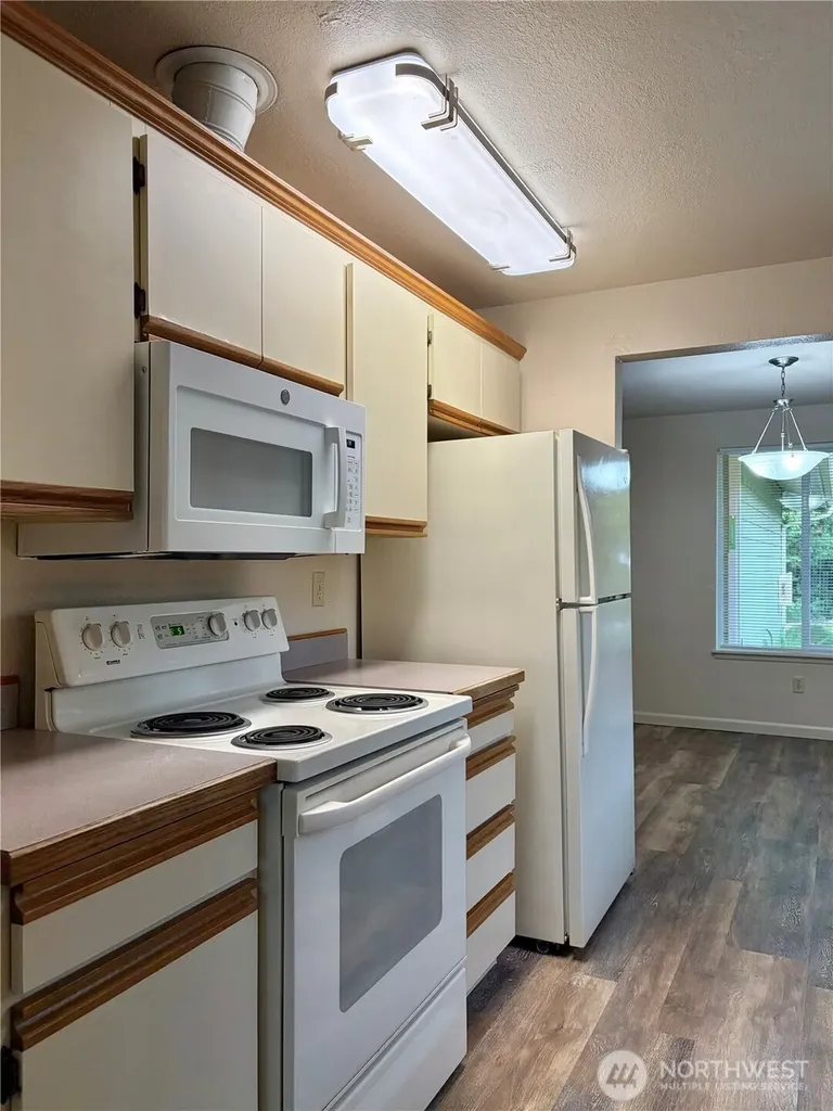 3945 NW Fairway Lane Bremerton WA 98312