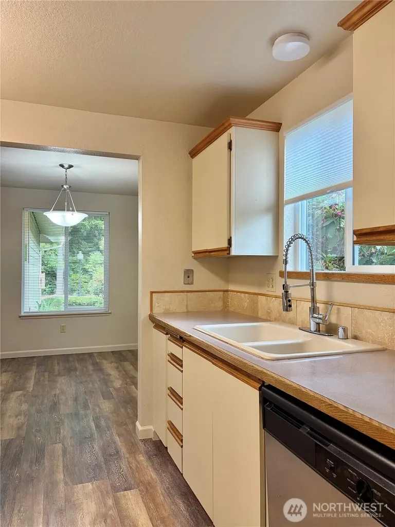 3945 NW Fairway Lane Bremerton WA 98312