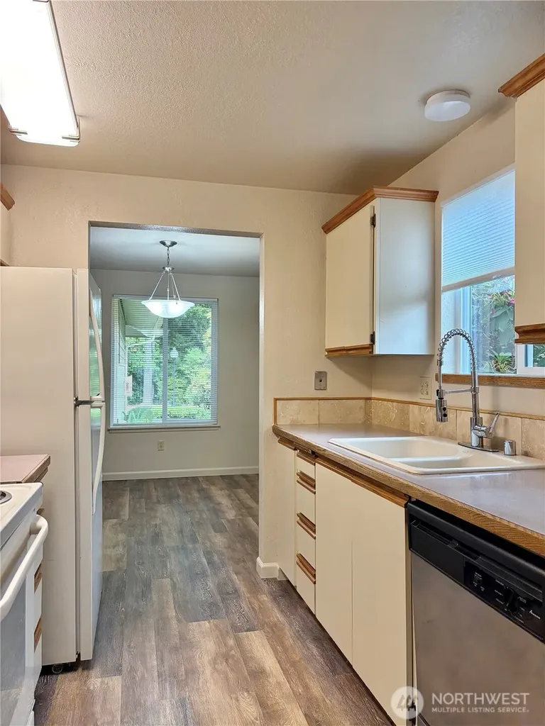 3945 NW Fairway Lane Bremerton WA 98312