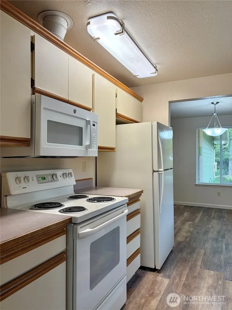 3945 NW Fairway Lane Bremerton WA 98312