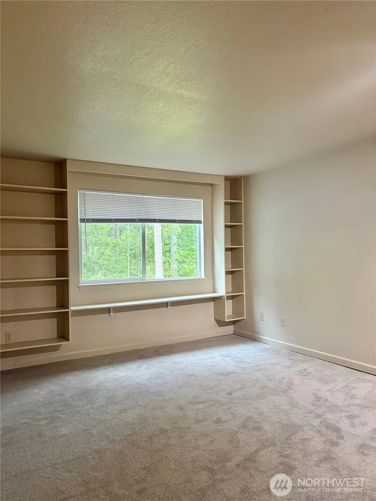 3945 NW Fairway Lane Bremerton WA 98312