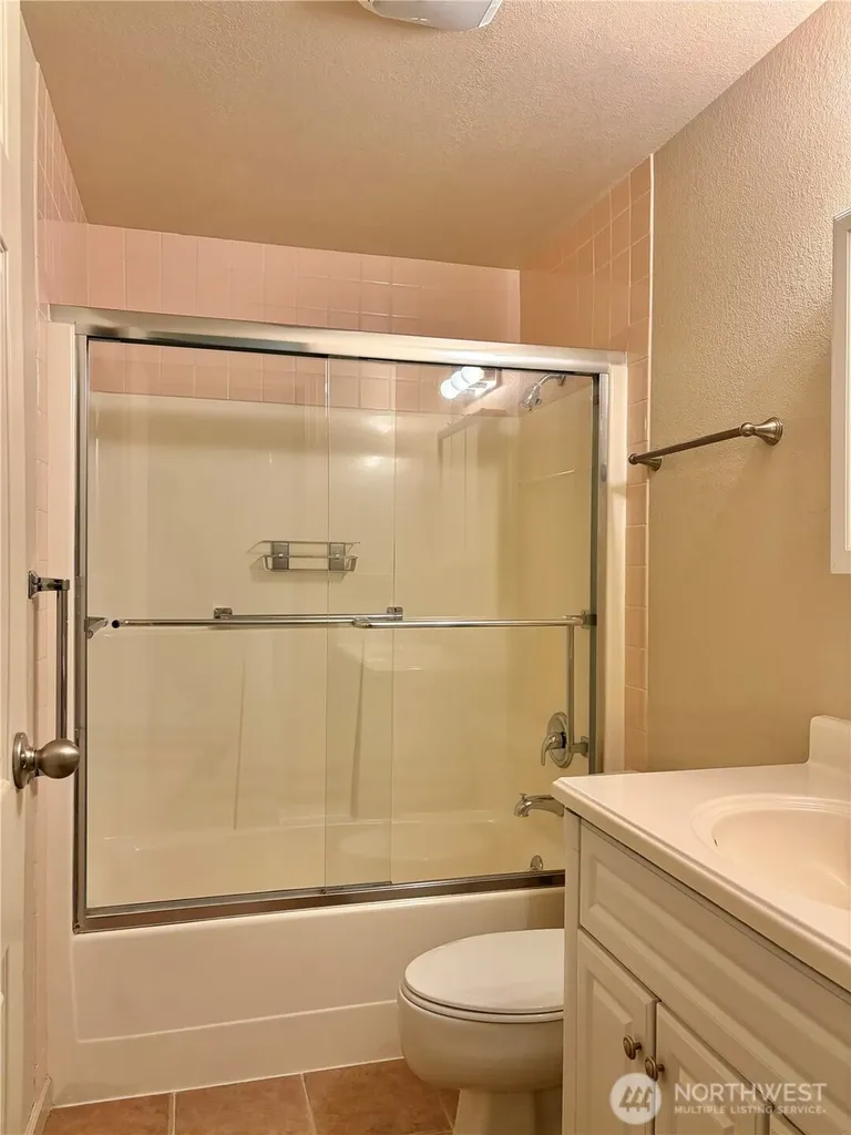 3945 NW Fairway Lane Bremerton WA 98312
