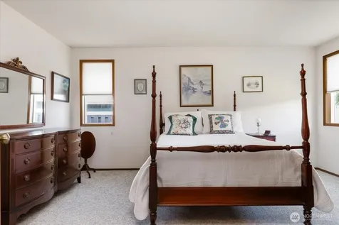 150 NE Nunan Loop Oak Harbor WA 98277