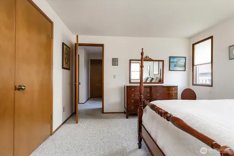 150 NE Nunan Loop Oak Harbor WA 98277
