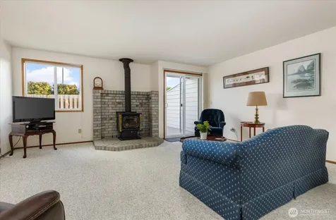 150 NE Nunan Loop Oak Harbor WA 98277