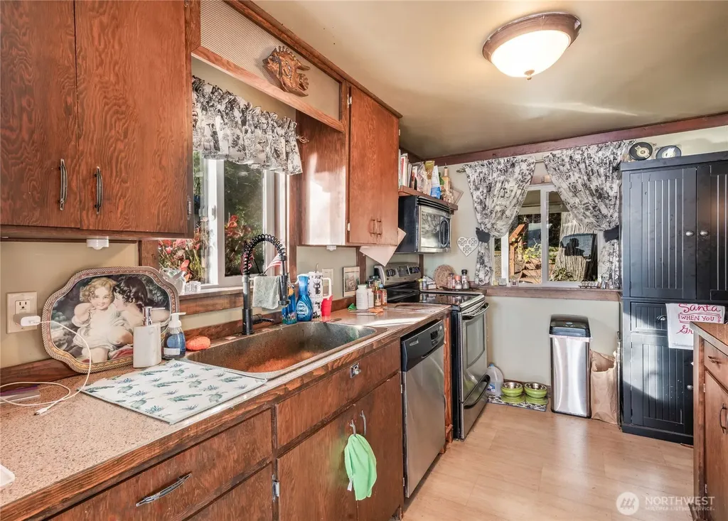 791 Seal Rock Road Brinnon WA 98320