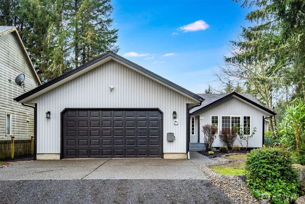 559 Weatherwax Loop NE Ocean Shores WA 98569