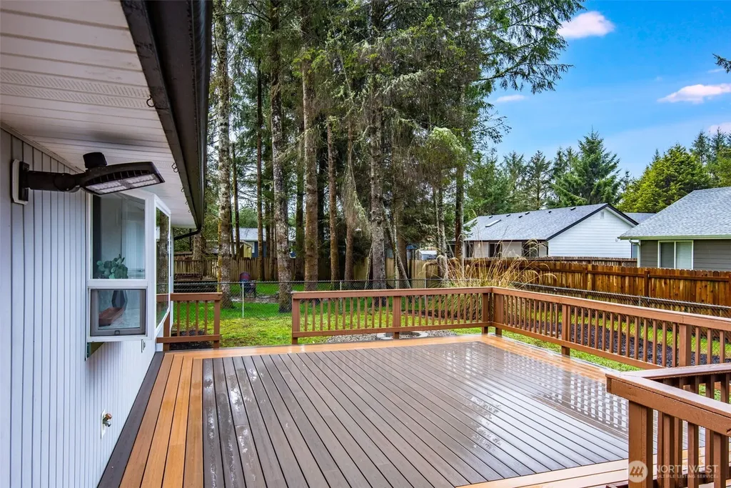 559 Weatherwax Loop NE Ocean Shores WA 98569