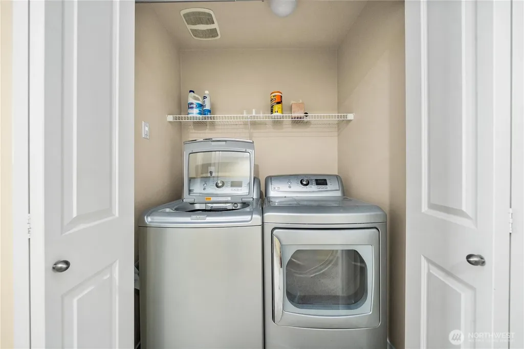 16528 2nd Park SE Bothell WA 98012