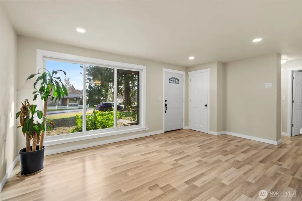 3012 SW 102nd Street Seattle WA 98146