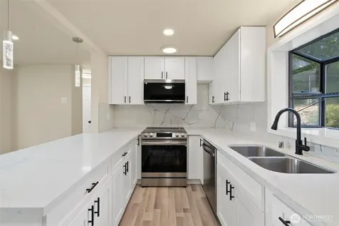 3012 SW 102nd Street Seattle WA 98146