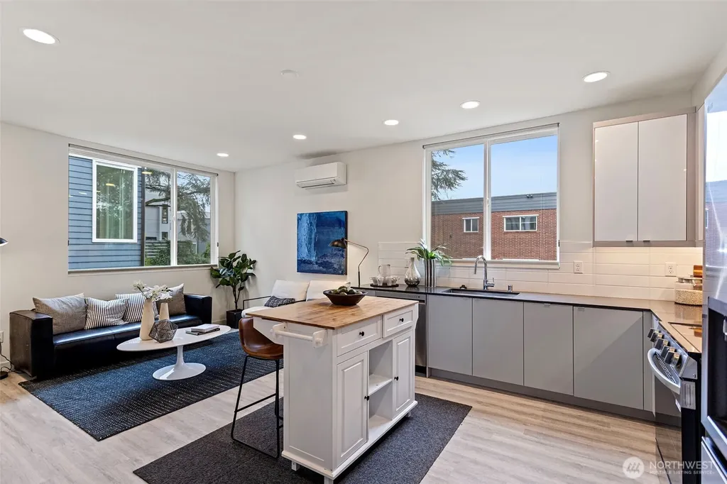 2527 29th Avenue S Seattle WA 98144