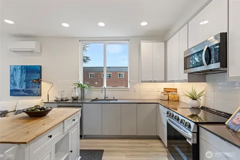 2527 29th Avenue S Seattle WA 98144