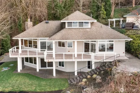 8204 East Side Drive NE Tacoma WA 98422