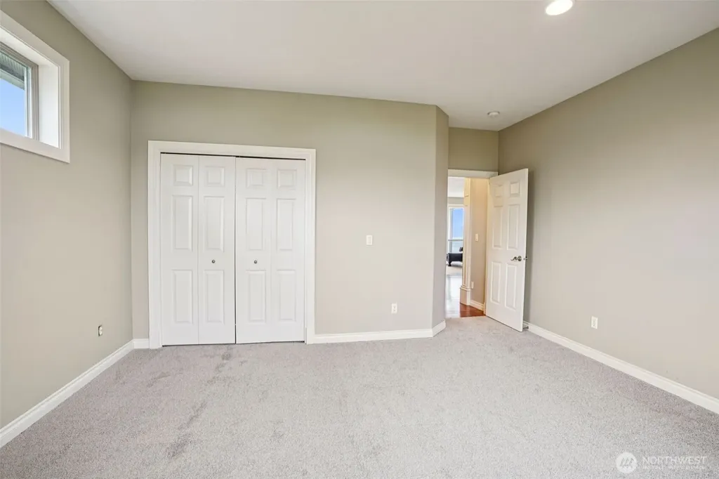 49 Essex Drive Kelso WA 98626