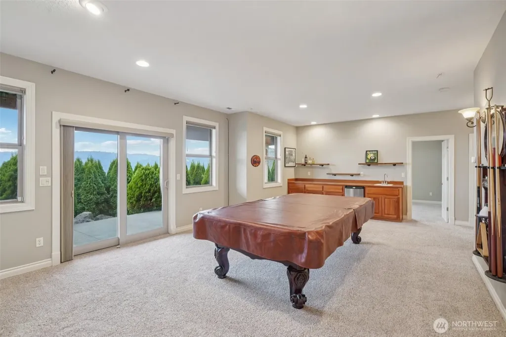 49 Essex Drive Kelso WA 98626