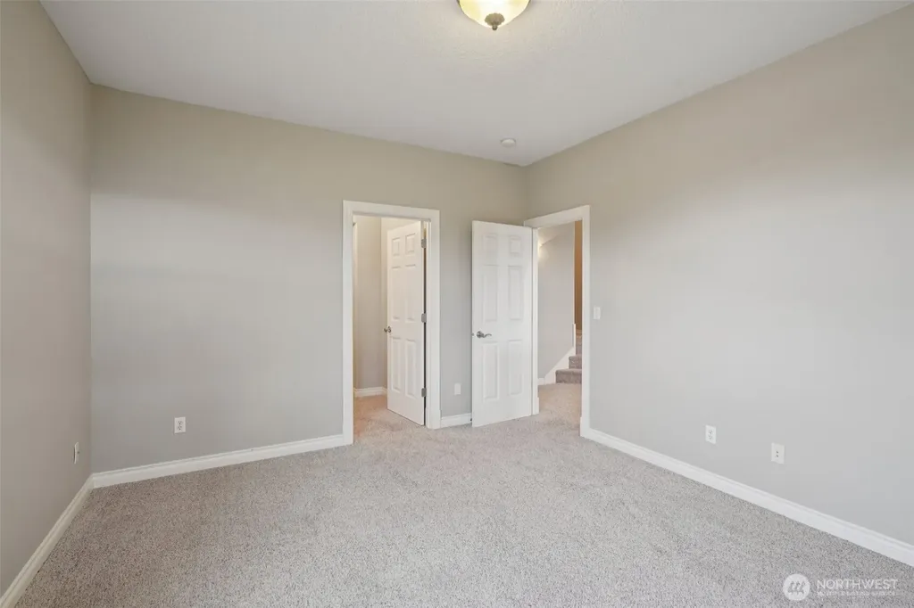 49 Essex Drive Kelso WA 98626