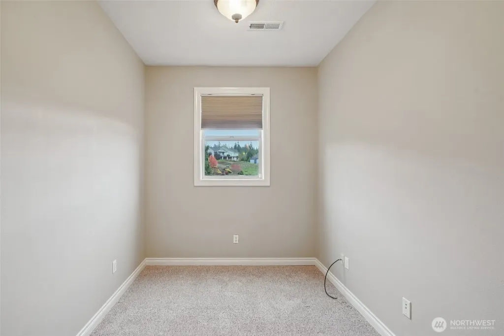 49 Essex Drive Kelso WA 98626