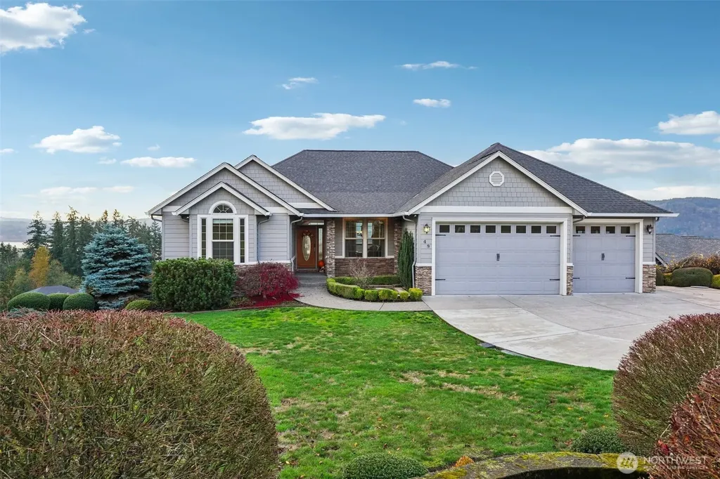 49 Essex Drive Kelso WA 98626