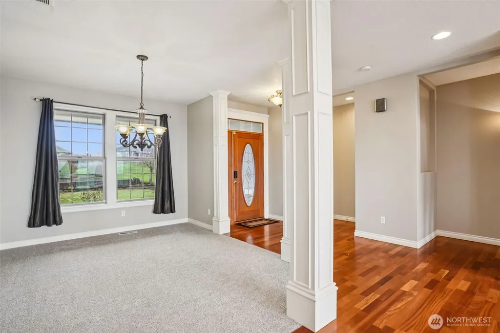 49 Essex Drive Kelso WA 98626