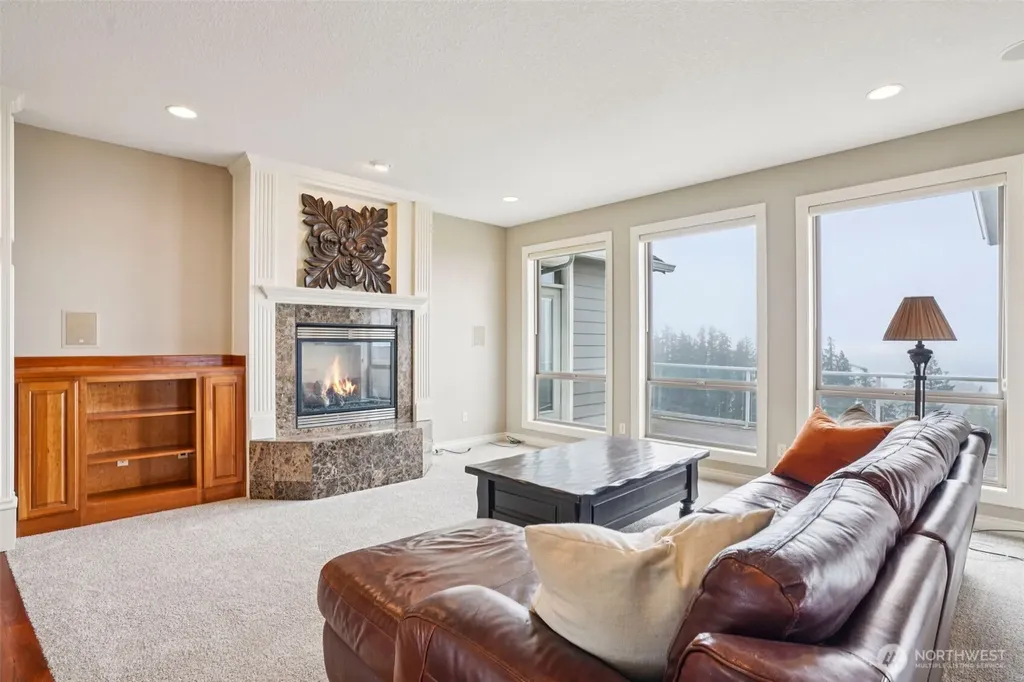 49 Essex Drive Kelso WA 98626
