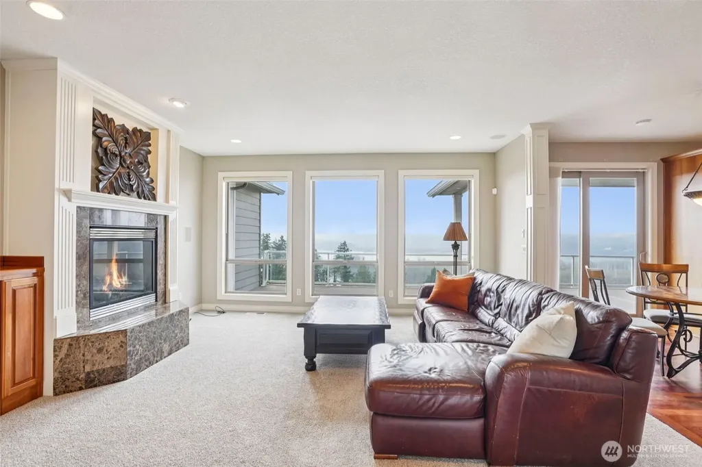 49 Essex Drive Kelso WA 98626