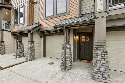 1192 Waterfall Way SE North Bend WA 98045