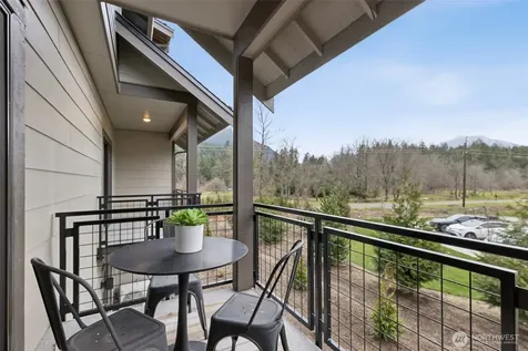 1192 Waterfall Way SE North Bend WA 98045