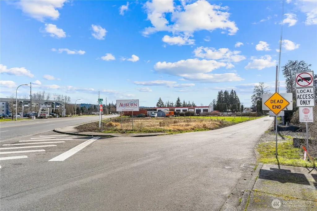 4735 Auburn Way N Auburn WA 98002