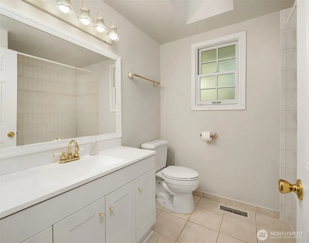 28033 194th Place SE Kent WA 98042