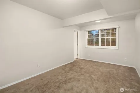 28033 194th Place SE Kent WA 98042