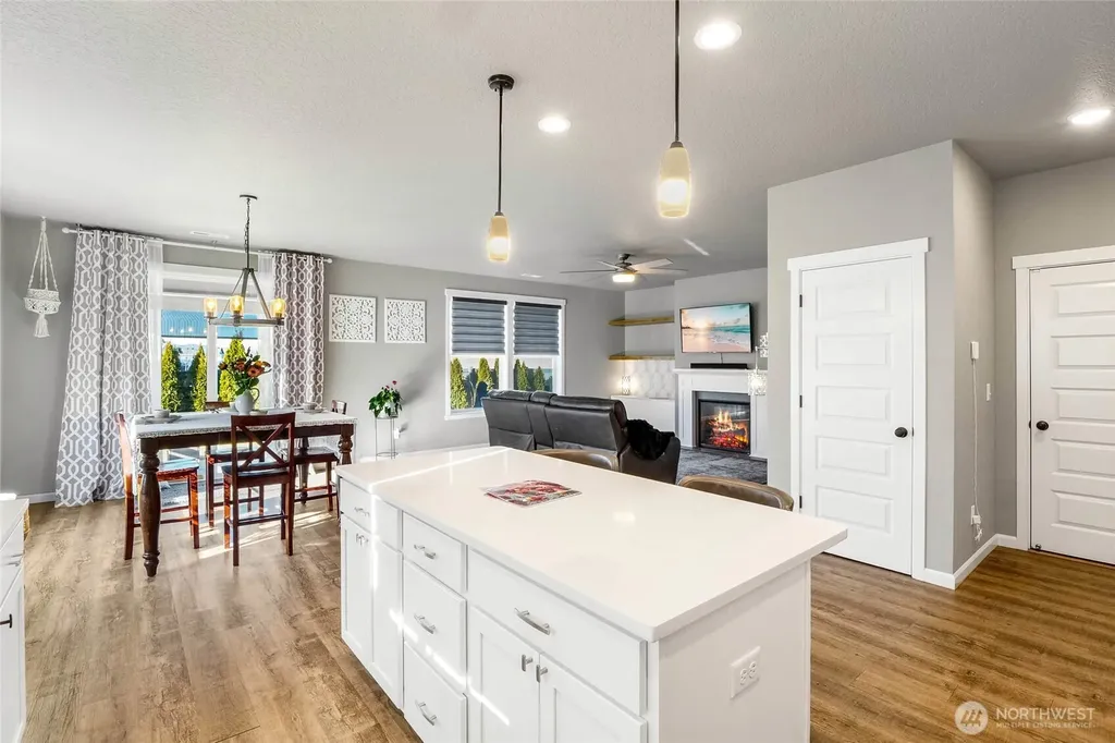 302 N Towhee Street Moses Lake WA 98837