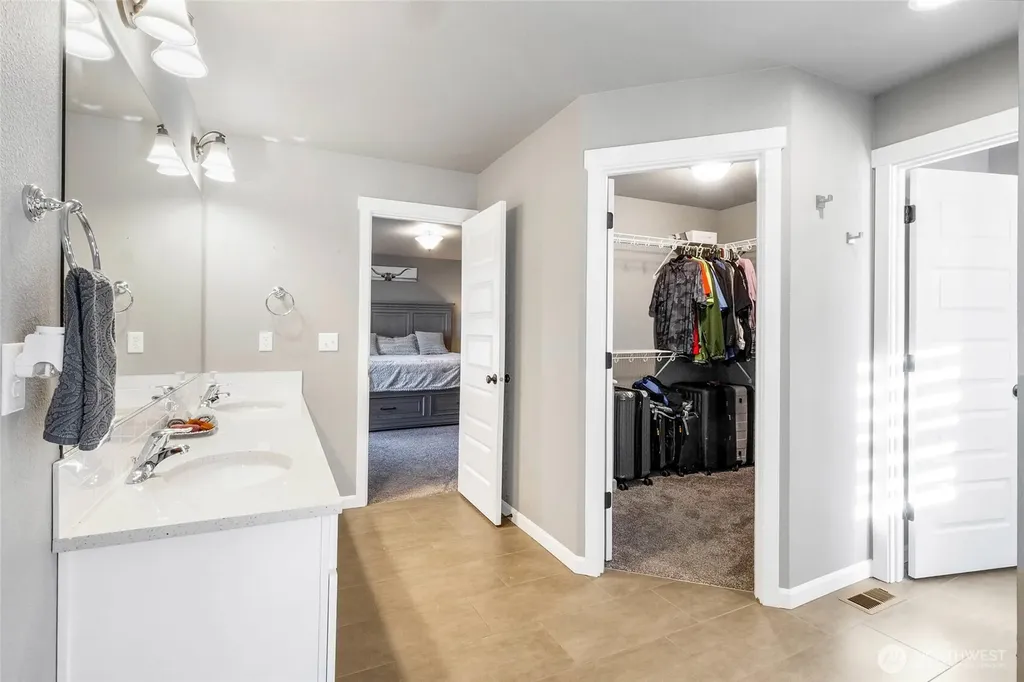 302 N Towhee Street Moses Lake WA 98837